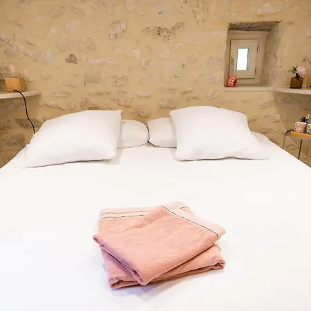 B&B Le Domaine Sainte Raffine, Piscine, Charme Et Insolite