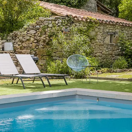Le Domaine Sainte Raffine, Piscine, Charme Et Insolite Belveze