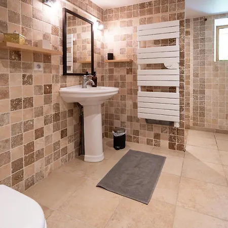 Le Domaine Sainte Raffine, Piscine, Charme Et Insolite 3*