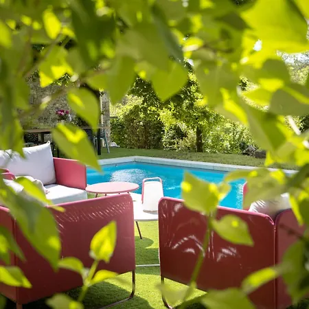 Le Domaine Sainte Raffine, Piscine, Charme Et Insolite B&B 3*