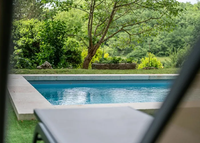 فندق مبيت وإفطار Le Domaine Sainte Raffine, Piscine, Charme Et Insolite Belveze