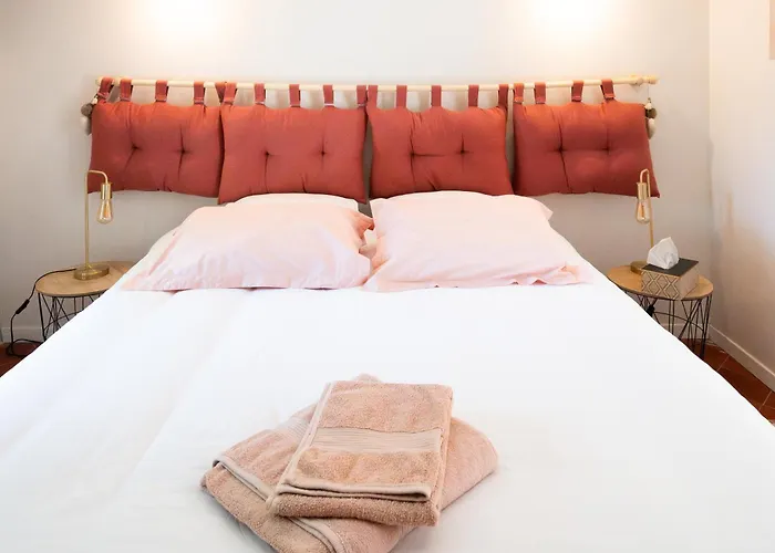 Le Domaine Sainte Raffine, Piscine, Charme Et Insolite فندق مبيت وإفطار 3*